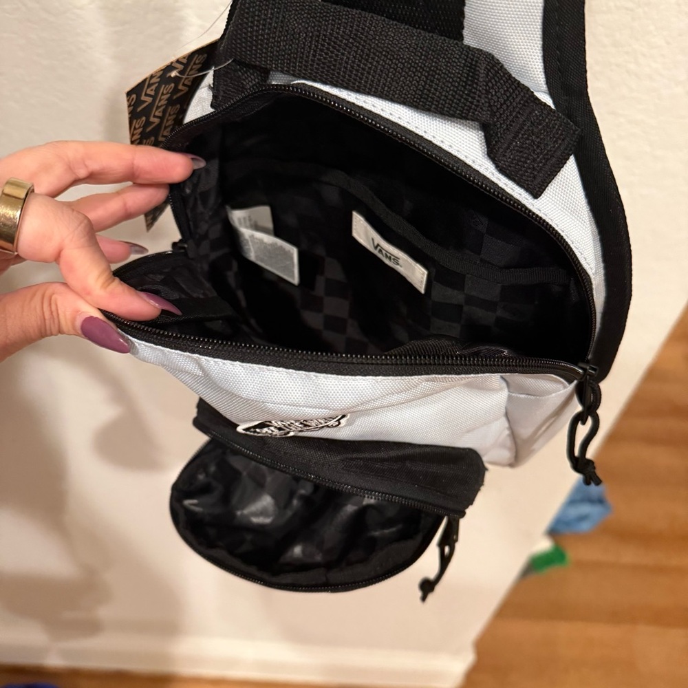 NWT VANS BLACK AND GREY BELT BAG - Picture 3 of 4